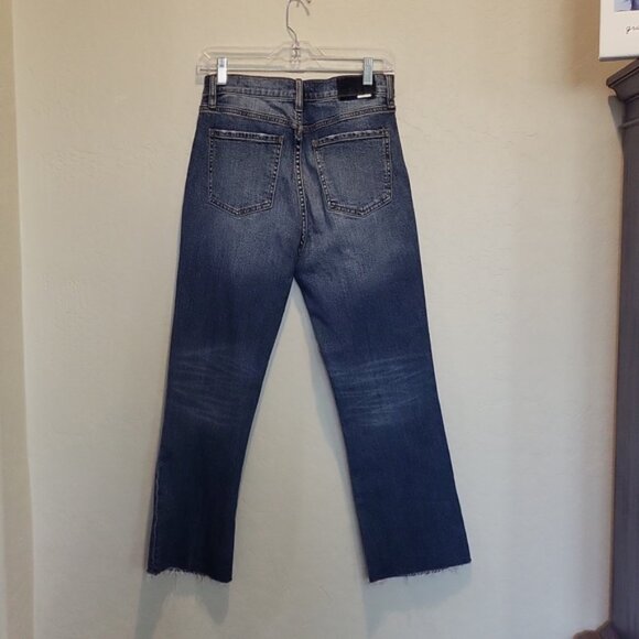 Daze Shy Girl High Rise Crop Flare Leg Jeans Raw Hem Medium Wash Size 28 - Picture 8 of 13